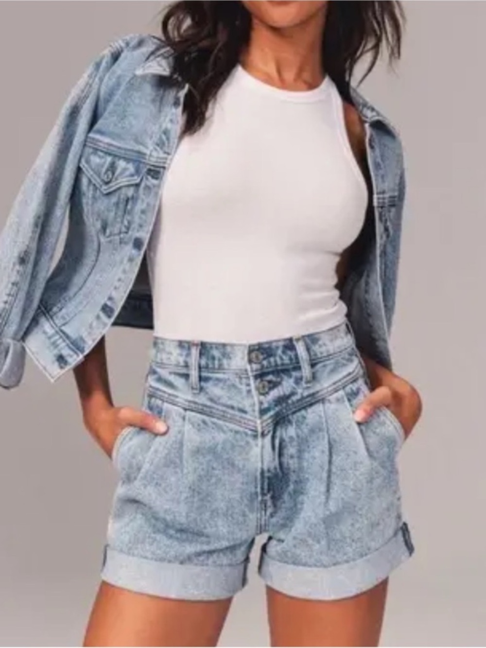 Abercrombie & Fitch 80’s Mom Light Blue Pleated Denim Shorts Sz 10 30 Coachella